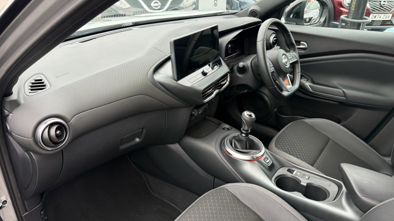 Nissan Juke 1.0 DiG-T N-Connecta 5dr Petrol Hatchback